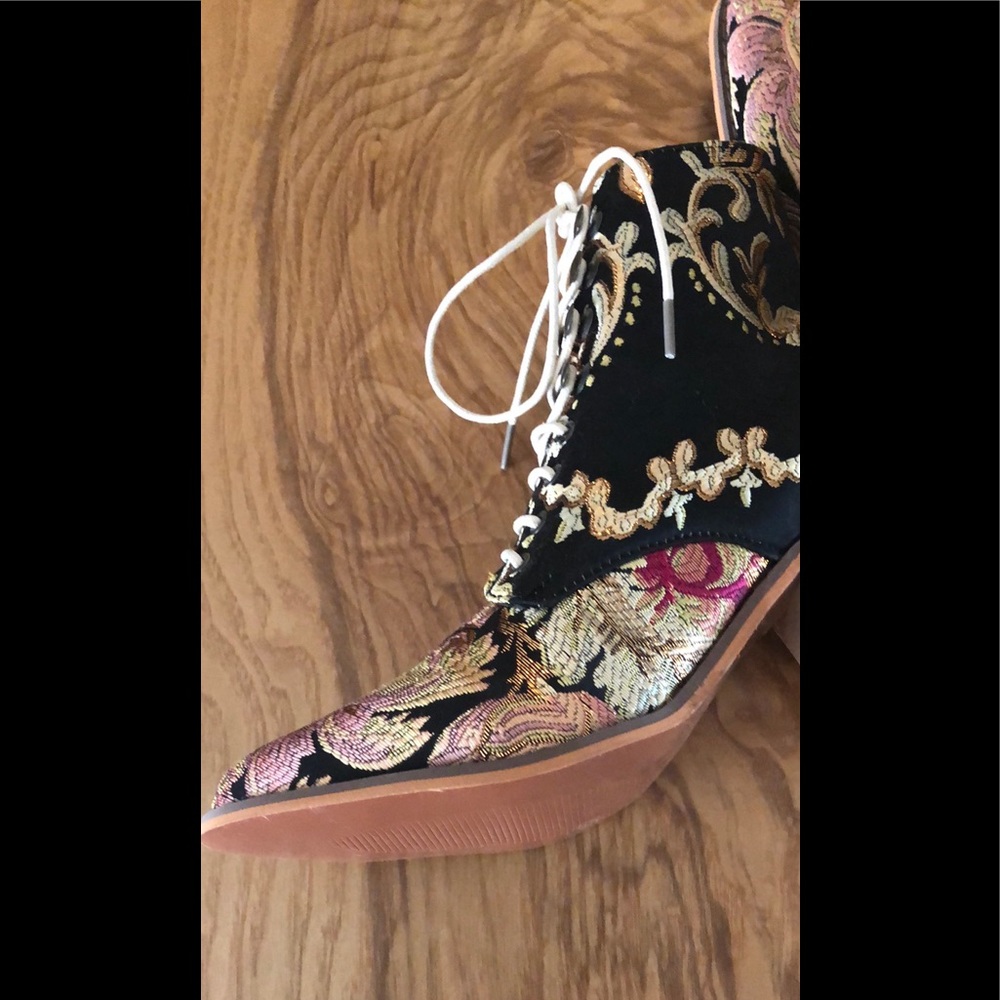 ππStunning! Boho Black brocade ankle boot - Picture 3 of 8